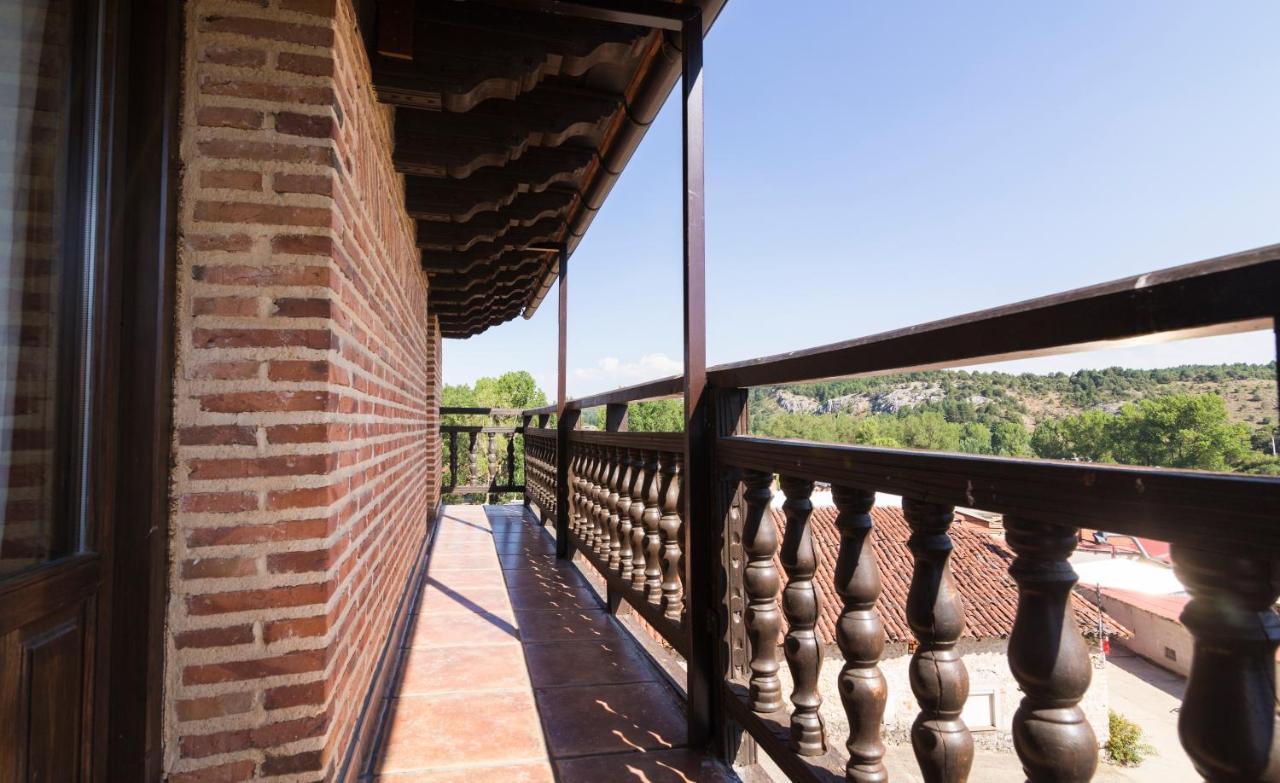 El Nido Del Mirlo Villa Casarejos ภายนอก รูปภาพ